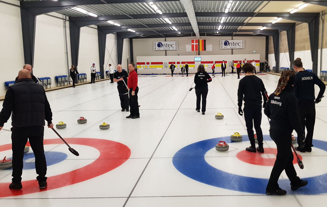 Curling polterabend event 
