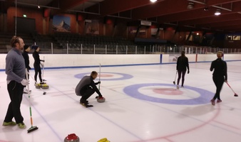 Curling til Polterabend